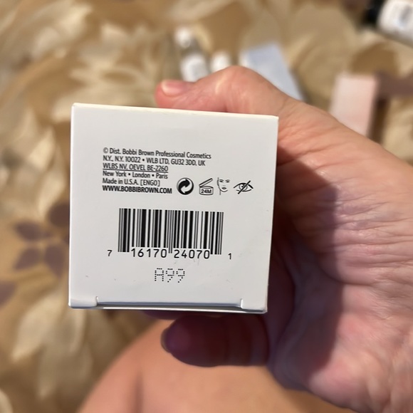 BNIB Bobbi Brown makeup melter and cleanser - Picture 5 of 5